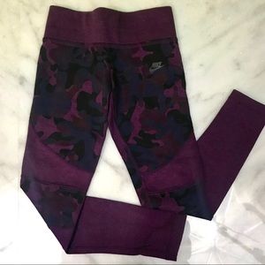 nike • plum purple blue camo printed leggings s